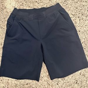 Lululemon men’s shorts Size M navy
